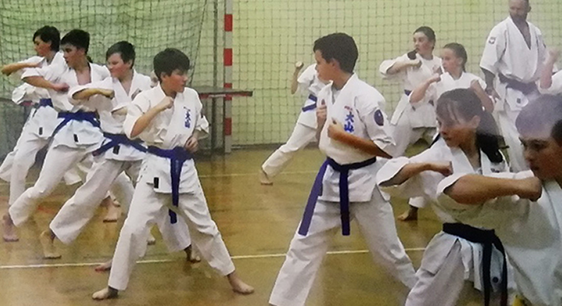 Grafika artykułu: Sensei Osu zaprasza na wakacyjne karate