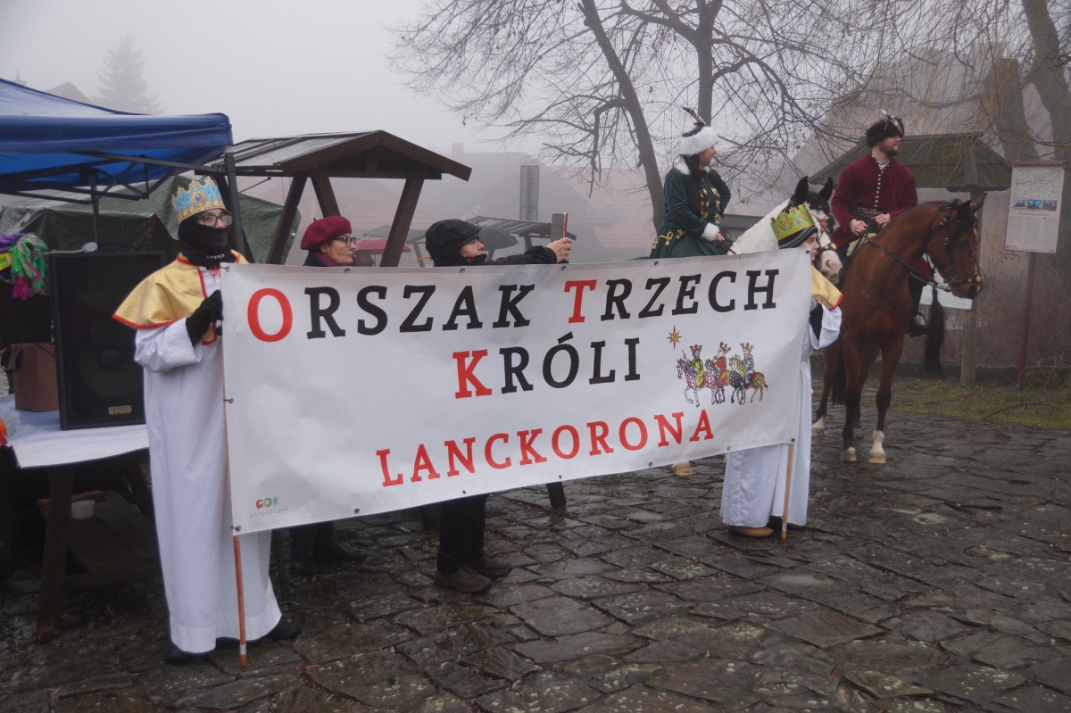 Grafika artykułu: Orszak Trzech Króli po raz 11. w Lanckoronie