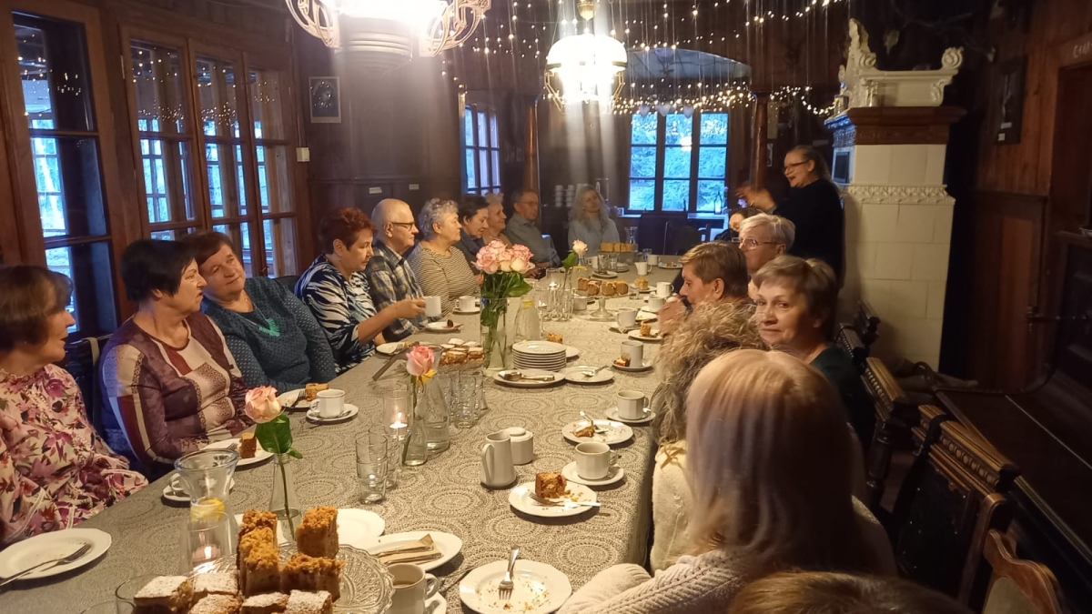 Grafika artykułu: Seniorzy w Willi Tadeusz