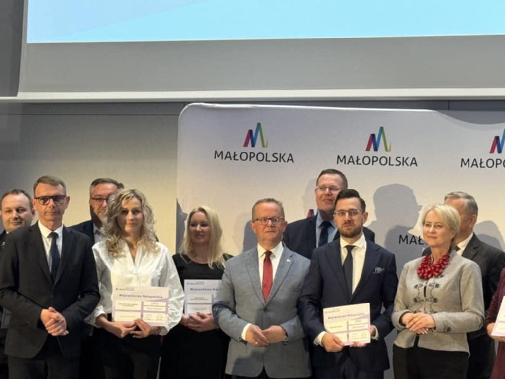 Grafika artykułu: Czeki na realizację projektów
